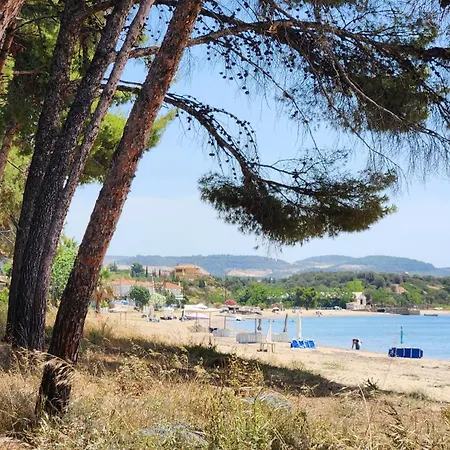 Pine 2 Bedrooms 50 Meters To The Kalyves Polygyrou