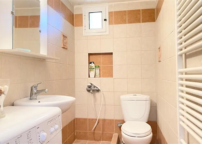 Pine 2 Bedrooms 50 Meters To The *